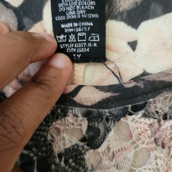 Brittany Black Plus Size Vintage Cream Floral Drapey Lace Lined Top. Y2k Size 1X - Picture 8 of 8